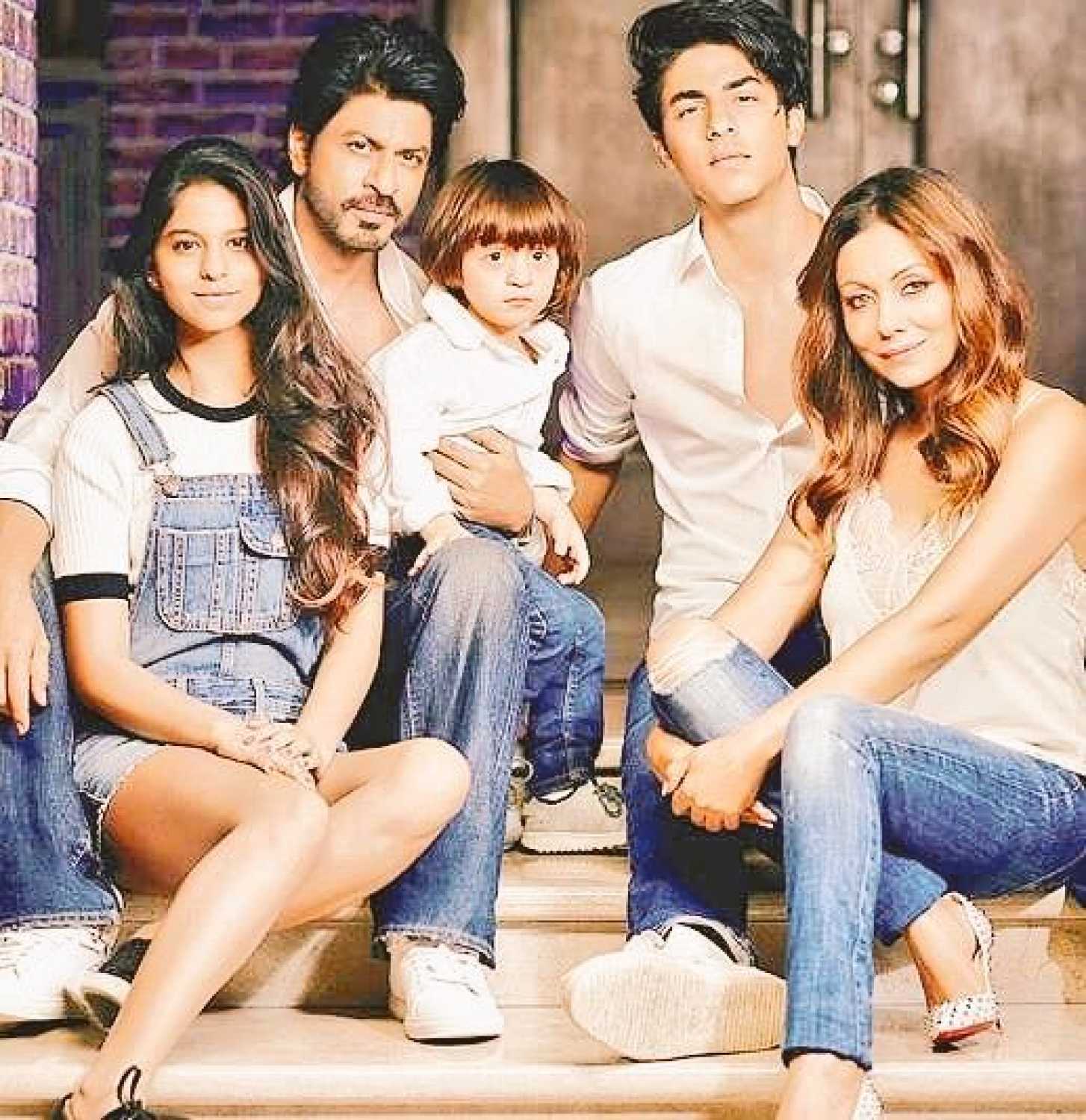 Shah Rukh Khan Biography, Family, Daughter, Wife, Son